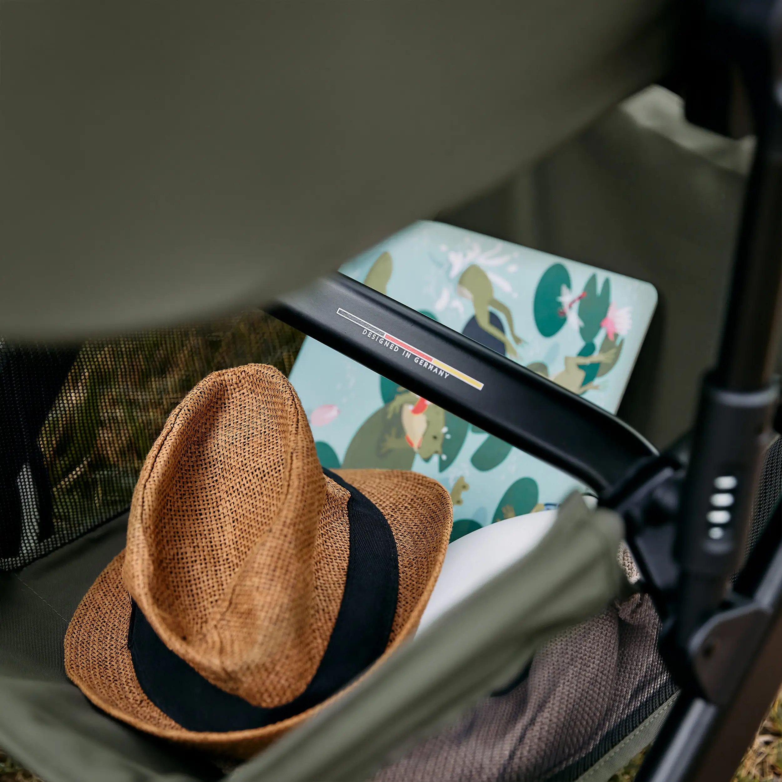 Salsa 5 Air 2-in-1 Stroller, including Urban changing bag, mosquito net, and rain cover - Avocado