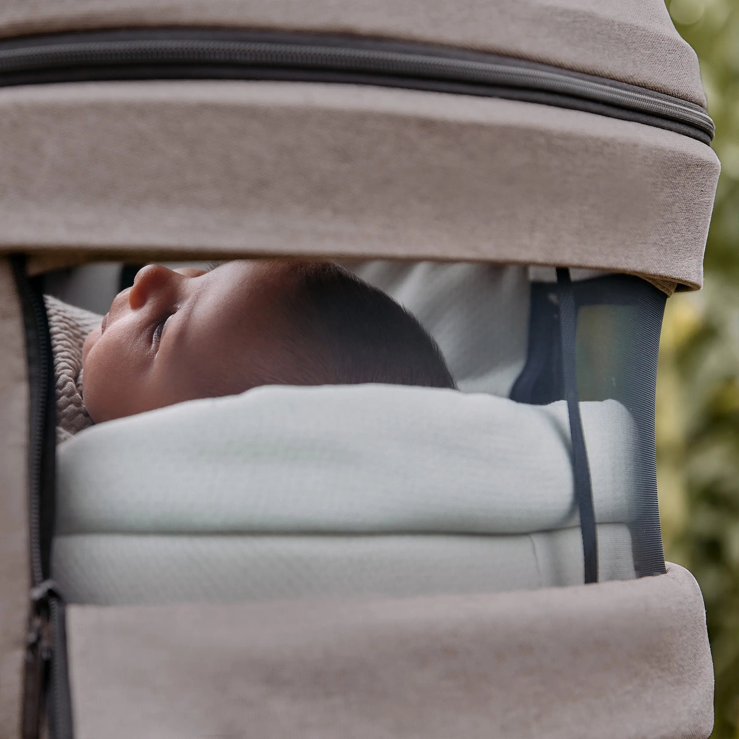 Kombi-Kinderwagen Salsa 5 Air inkl. Wickeltasche, Sonnenschirm, Regenschutz, Becherhalter - Nature