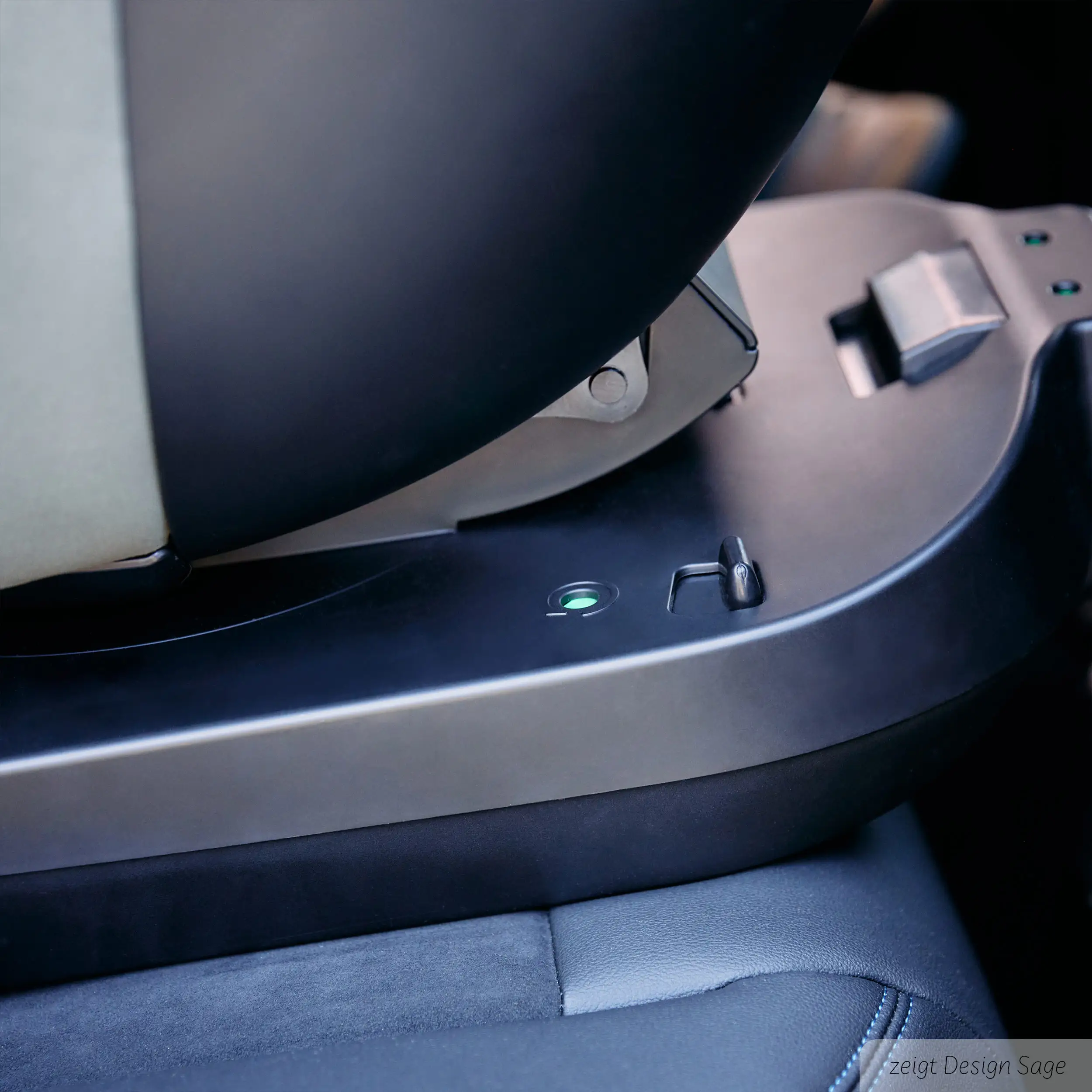 Siège auto Reboard Lily i-Size (de la naissance à 4 ans) - Pearl Siège auto Reboard Lily i-Size (de la naissance à 4 ans) - Pearl