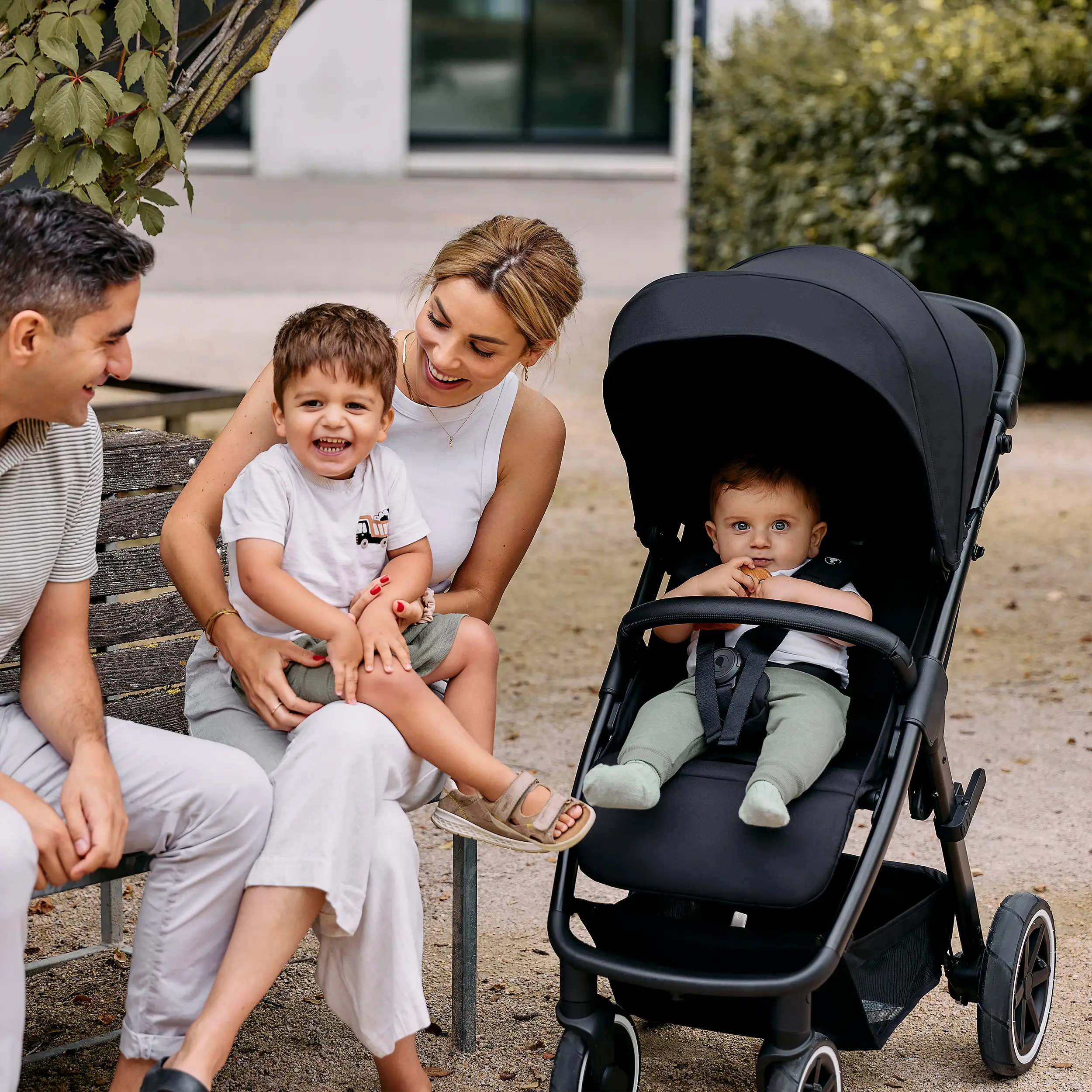 Poussette Avus 2 Air  avec pneus à air - Coal Poussette Avus 2 Air  avec pneus à air - Coal