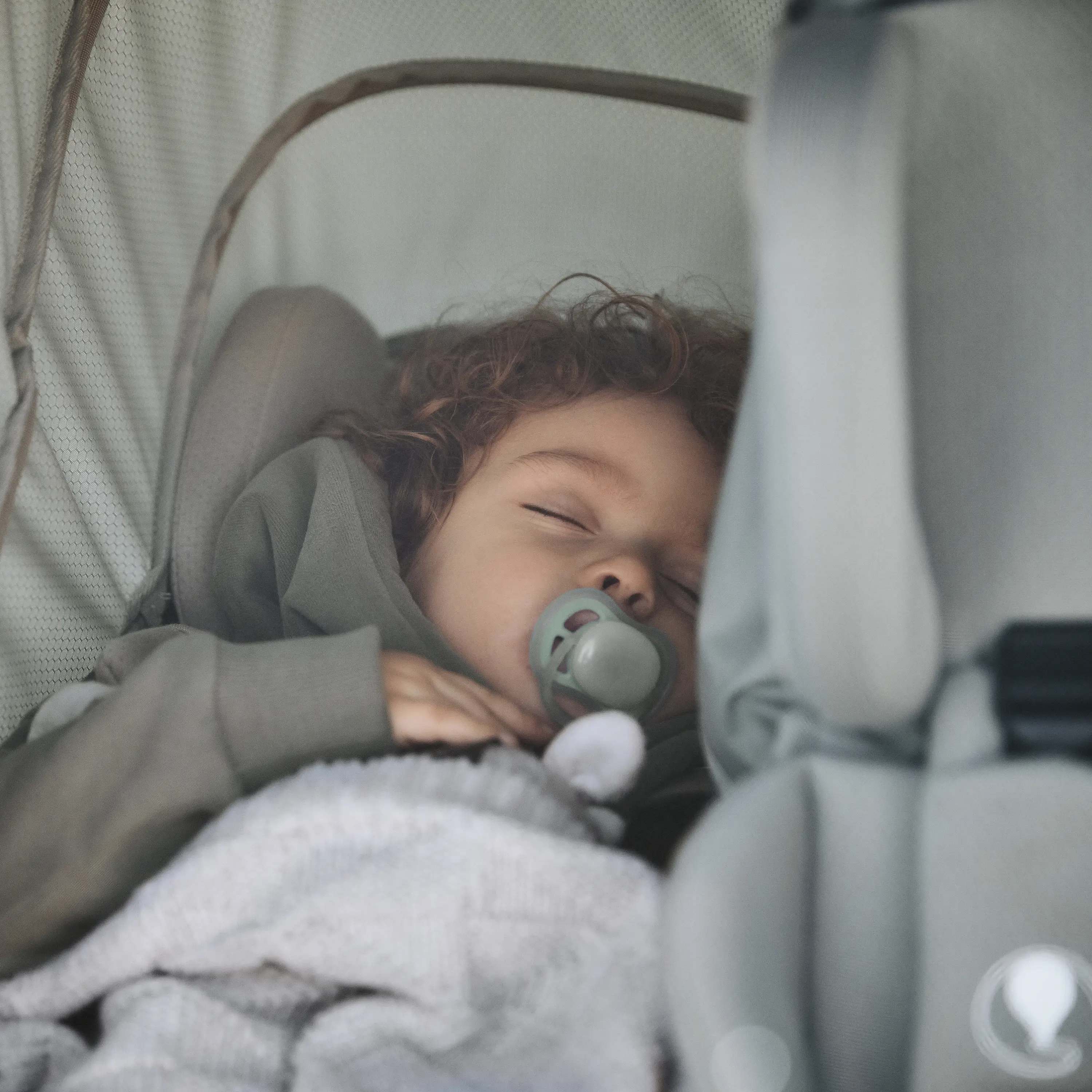 Asientos de confort totalmente reclinables: