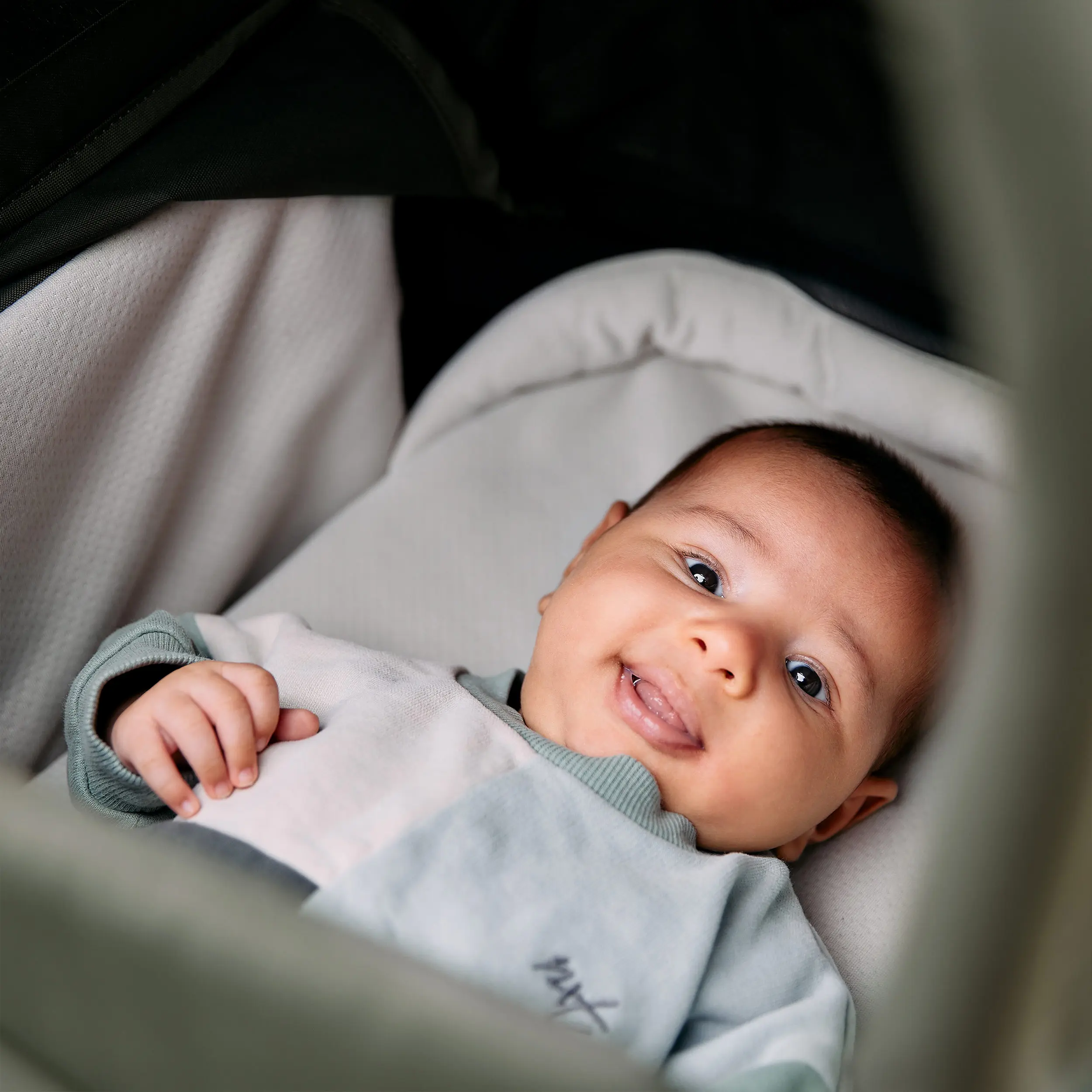 Kombi-Kinderwagen Salsa 5 Air inkl. Wickeltasche, Sonnenschirm, Regenschutz, Becherhalter - Avocado