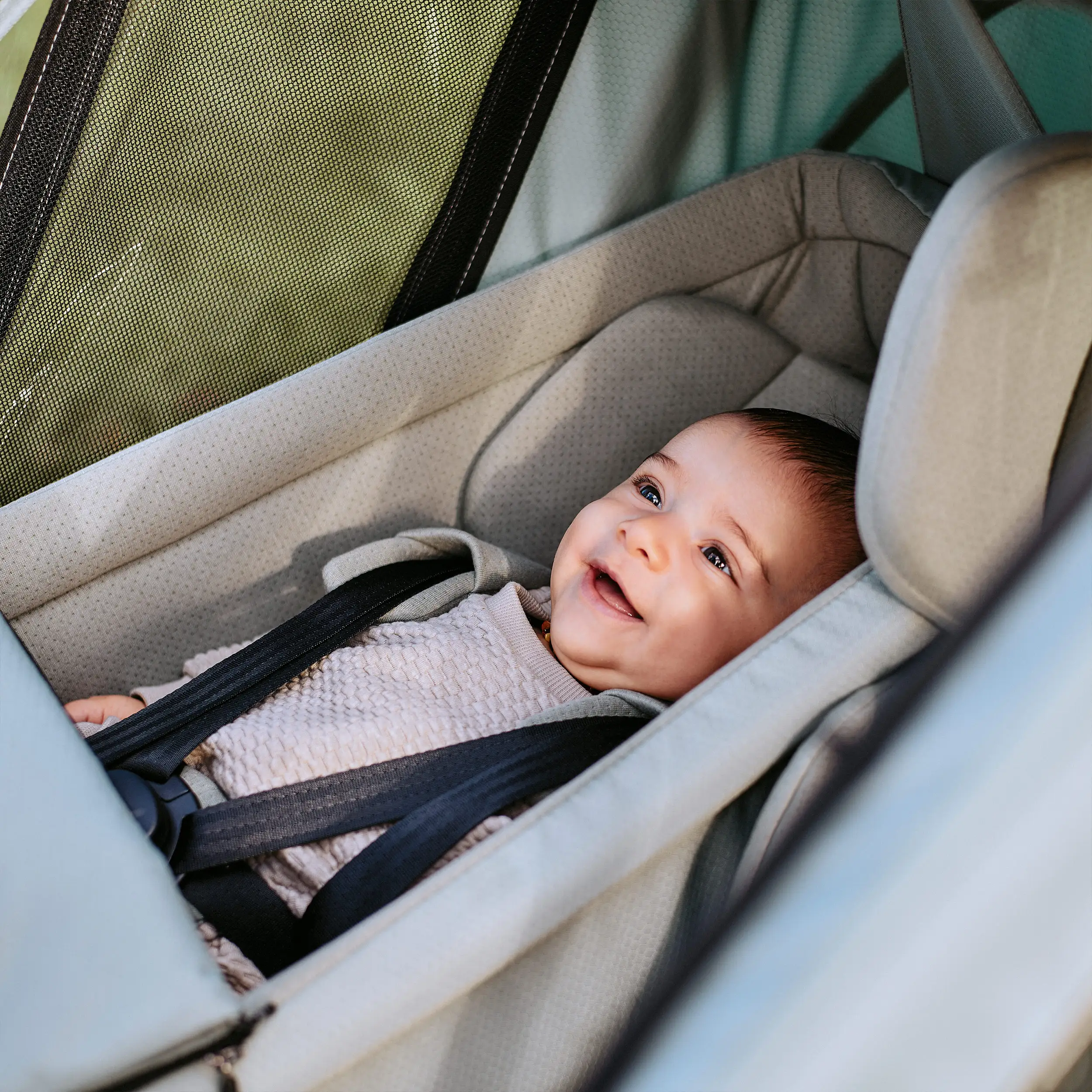 Insert nouveau-né pour remorque à vélo Tour - Olive Insert nouveau-né pour remorque à vélo Tour - Olive