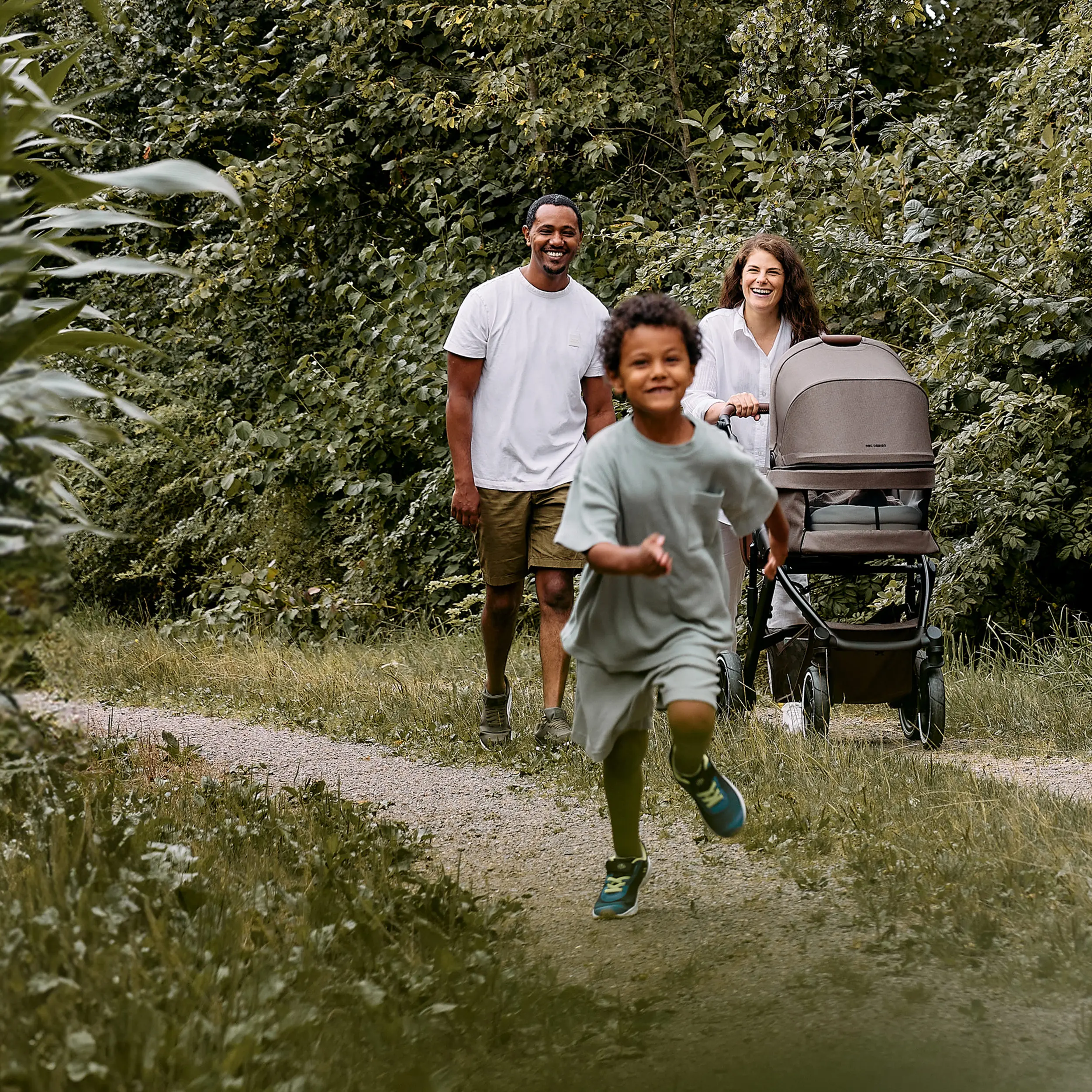 Kombi-Kinderwagen Salsa 5 Air inkl. Wickeltasche, Sonnenschirm, Regenschutz, Becherhalter - Nature